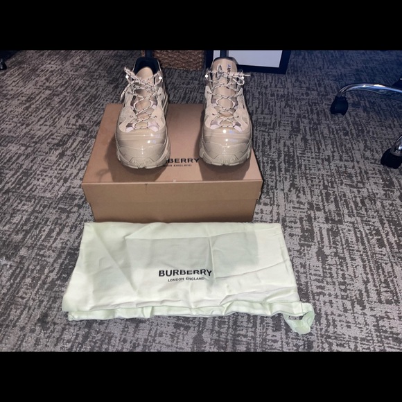 COPY - (Burberry Arthur sneakers , size 12 , Burberry shoe bag ) - Picture 3 of 13